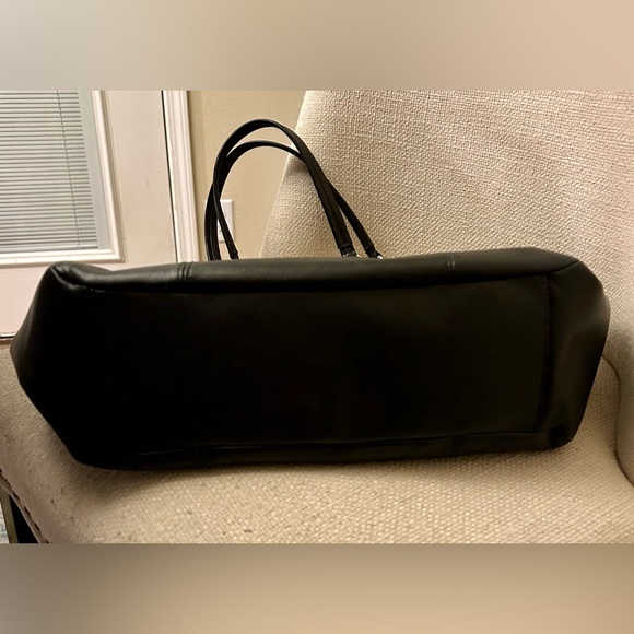 Coach Leather Mia Handbag.  Black With Purple Lining. E1082-15740. - Picture 3 of 14